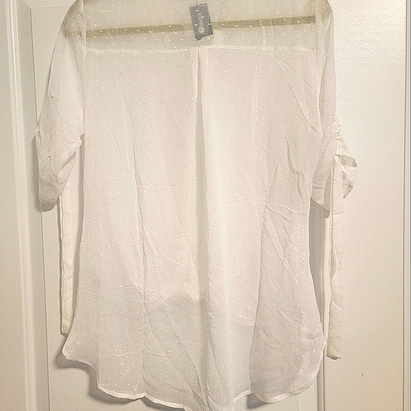 Express Light and Airy Top - Picture 2 of 4